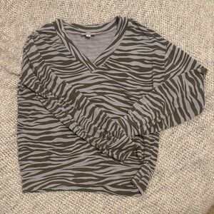 LOFT Zebra Print V-Neck Long Sleeve Top Size Small – Gray & Olive